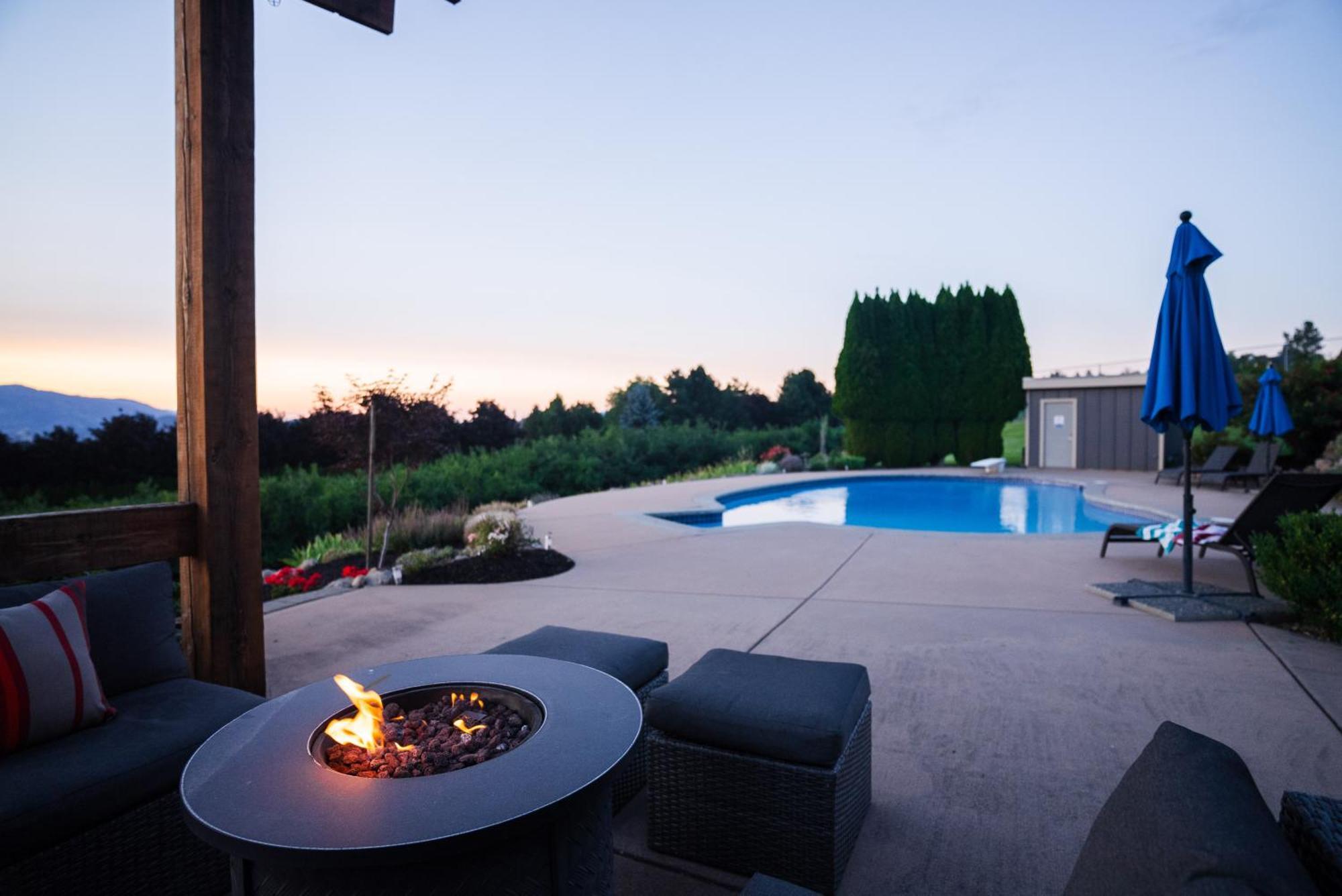 Villa Crawford View à Kelowna Extérieur photo