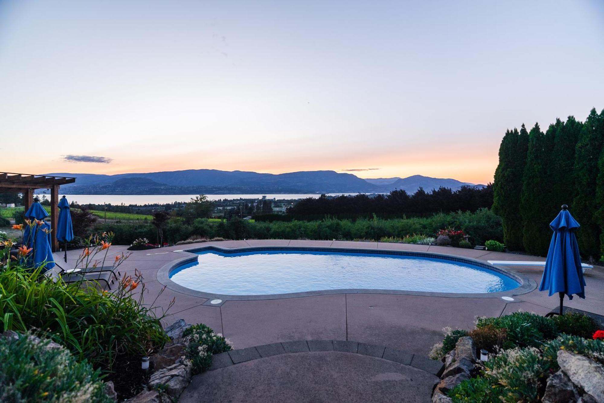 Villa Crawford View à Kelowna Extérieur photo
